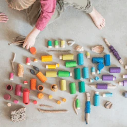 Grapat Houten Poppetjes Lola Gekleurd, 72st. (Lola) -Speelwereld Aanbiedingen Winkel grapat houten poppetjes lola gekleurd 72st lola 2