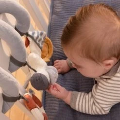 Little Dutch Activiteitenspiraal - Zeevaart Boxspiraal (Sailors Bay) 8 Little Dutch Activiteitenspiraal - Zeevaart Boxspiraal (Sailors Bay) -Speelwereld Aanbiedingen Winkel little dutch activiteitenspiraal zeevaart boxspira 3