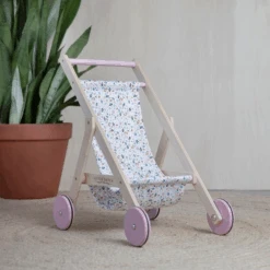 Little Dutch Poppen Accessoires- Houten Poppenbuggy Roze Met Bloemen (Spring Flowers) -Speelwereld Aanbiedingen Winkel little dutch poppen accessoires houten poppenbuggy 2